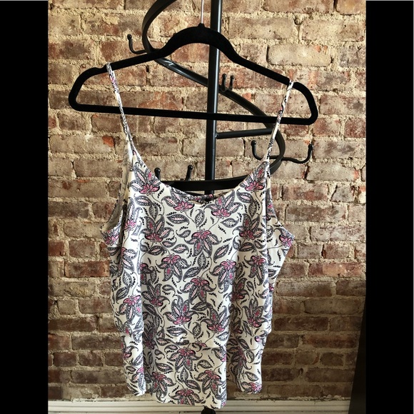 Flouncy tank from Francesca’s - Picture 1 of 3